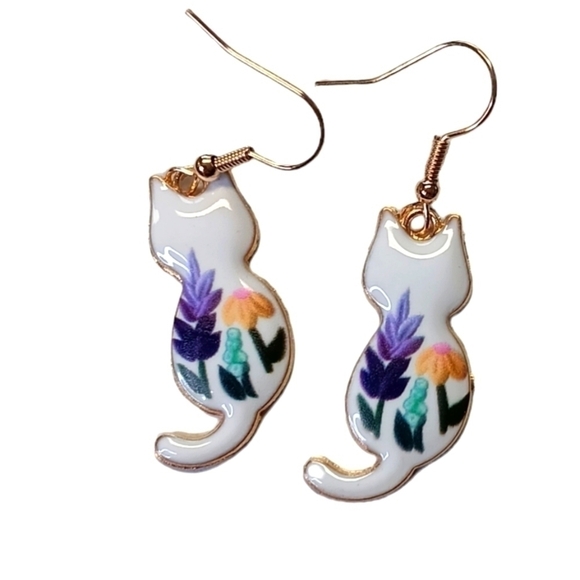 Cat Kitten drop dangle Earrings White Floral Pastel Gold Colored Metal NWT CUTE - Picture 1 of 3